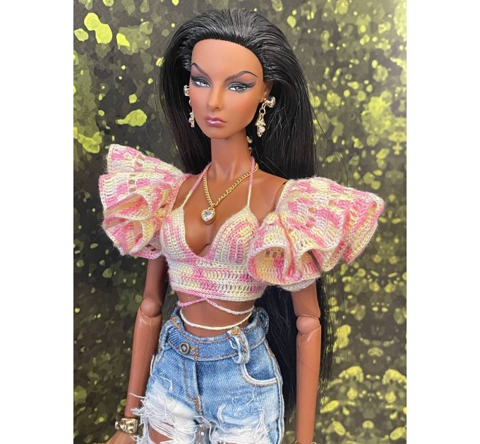 Crocheted top with puffy flounced sleeves for 1:6 fashion dolls